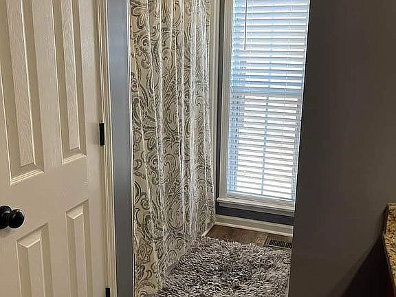 5th image of 140 N Lakeshore Dr