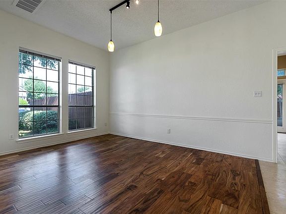 4th image of 8713 Greenwood Trl