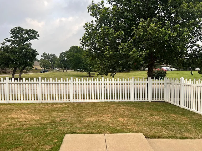 1604 Corn Hill Ln — Photo 5