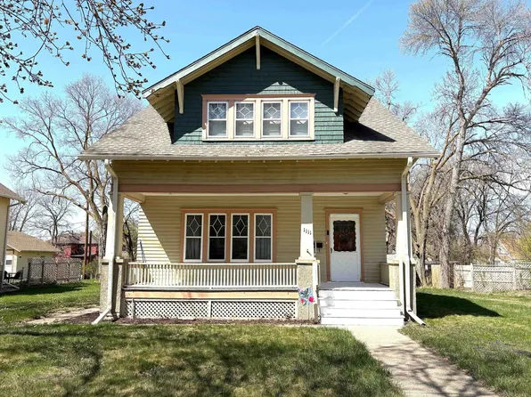 1111 Douglas Ave, Yankton, SD 57078