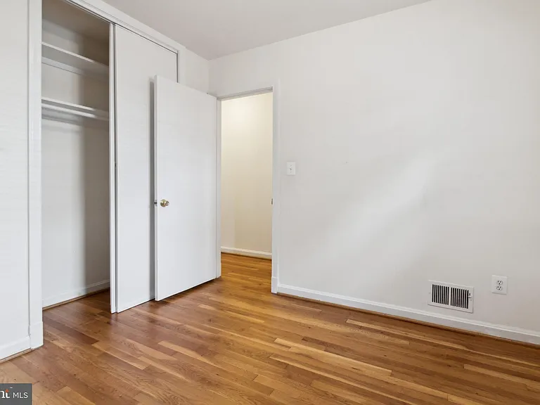 9923 Mayfield Dr — Photo 11