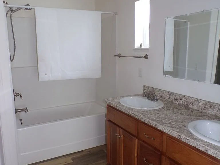 2812 Athens Ct — Photo 4