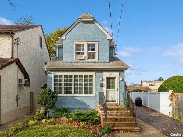 300 Garfield Avenue, West Hempstead, NY 11552