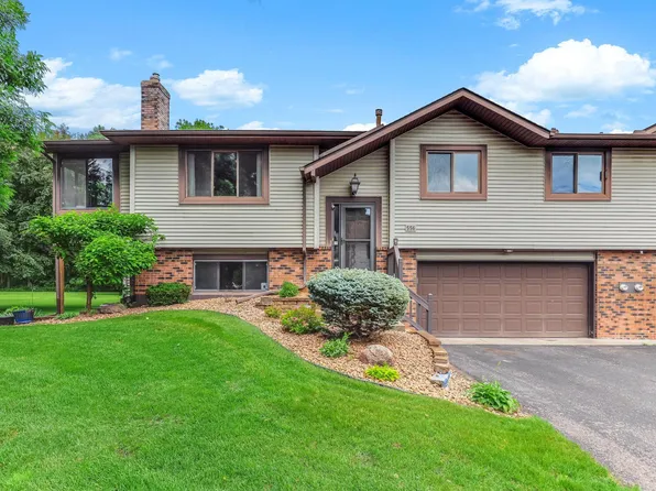 556 Donegal Cir, Shoreview, MN 55126