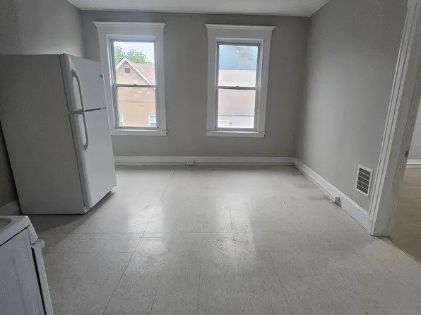 52 Dickerman St, New Haven, CT