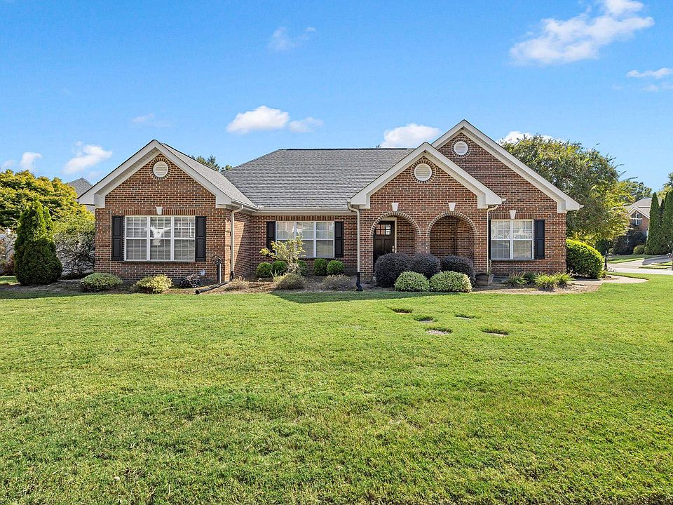 1st image of 101 Banbury Cir