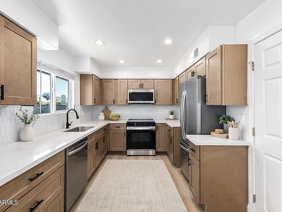 5th image of 2647 E JUANITA Avenue