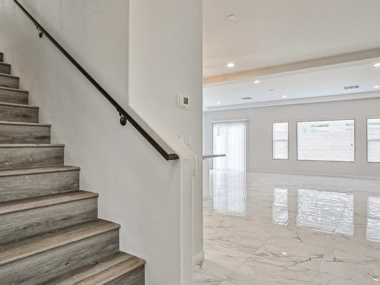 5390 Montauck Ave — Photo 8