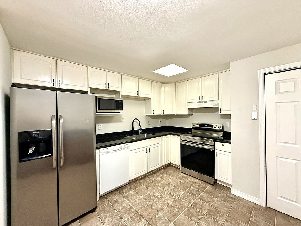 1st image of 4308 NE Sunset Blvd Unit U1