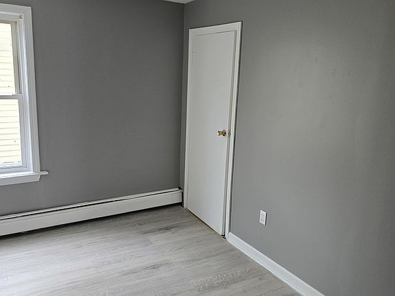5th image of 117 Perry St APT 1