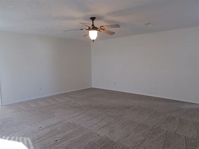 2651 Sutherland Dr — Photo 7