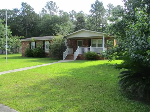 38 Pine Valley Cir, Moultrie, GA 31768