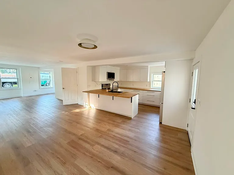 170 Sunnyside Ave — Photo 12