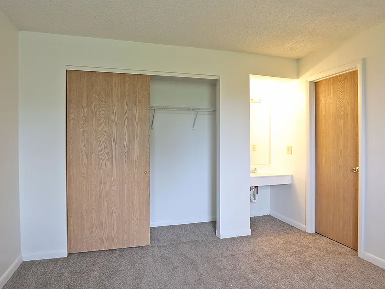 Brookstone Apartments — Photo 10