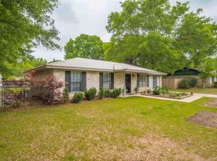 5389 Camille Gardens Cir, Milton, FL 32570