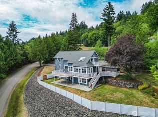 42 Maxview Dr, Port Ludlow, WA 98365