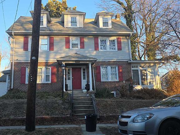 3rd image of 301 Sylvan Ave