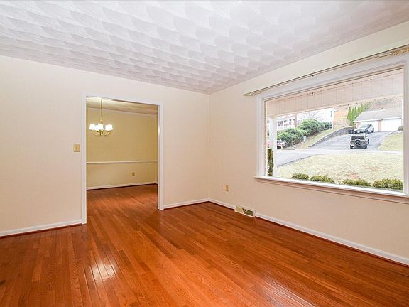 4th image of 4770 Hickory Hill Dr