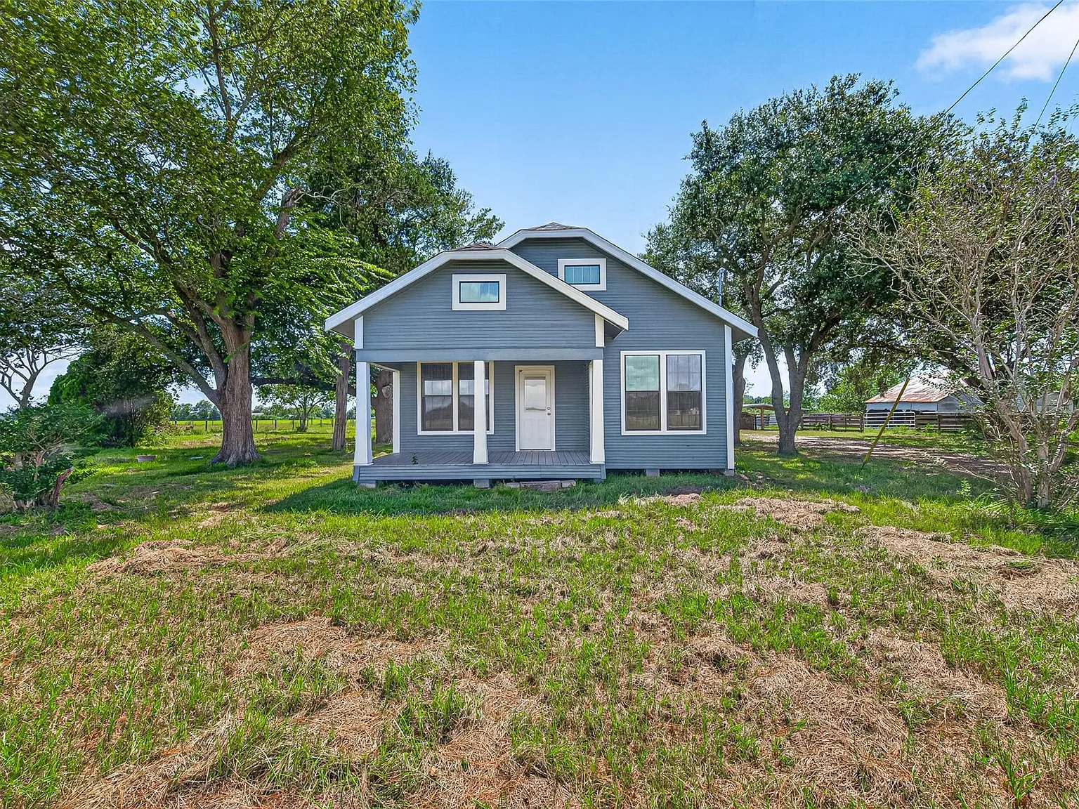 3 bed, 2.5 bath, 1366 sqft, $1,700 — Photo 1