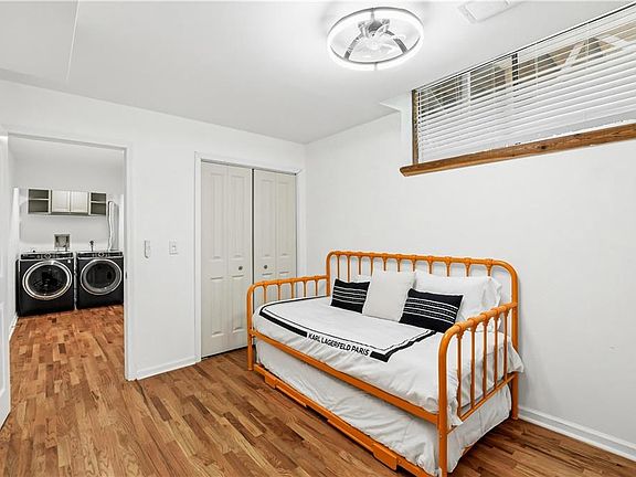 34th image of 2965 Pond View Ct