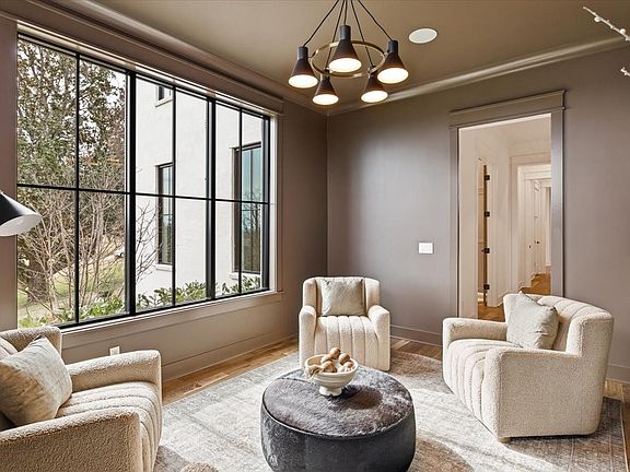 44th image of 818 Brentview Dr