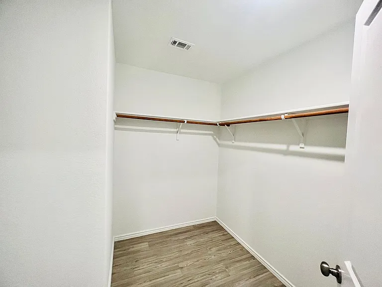 2906 Millikan Dr — Photo 13