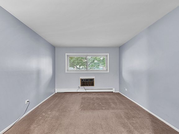 3rd image of 120A Collen Dr #105