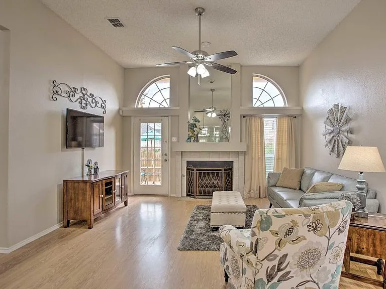 6325 Wildhaven Dr — Photo 5