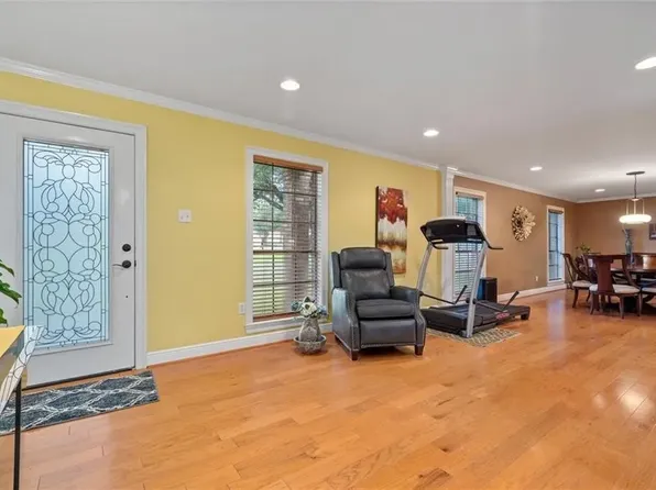 6300 Cottage Hill Rd, Mobile, AL 36609