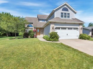 8792 Hamlin Pl, Crown Point, IN 46307