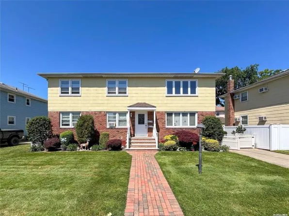 67 Farnum Boulevard, Franklin Square, NY 11010