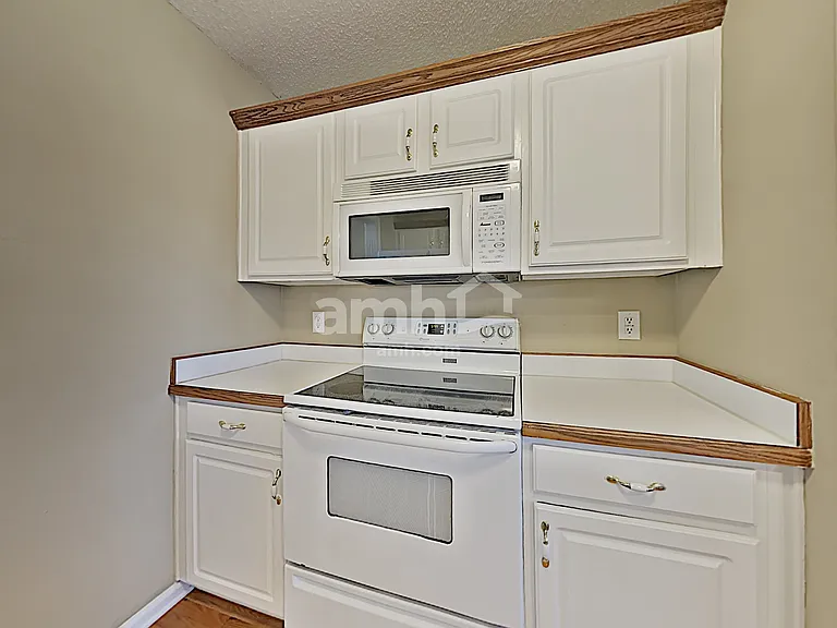 3366 Dabney Ln — Photo 3