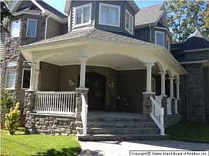 1st image of 211 Bayview Ave