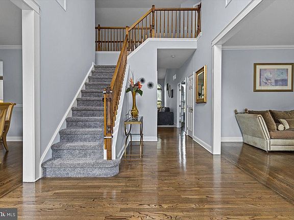 4th image of 13 Goldspire Ln