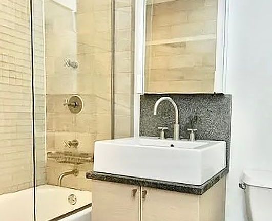 4th image of 120 Greenwich St APT 8H