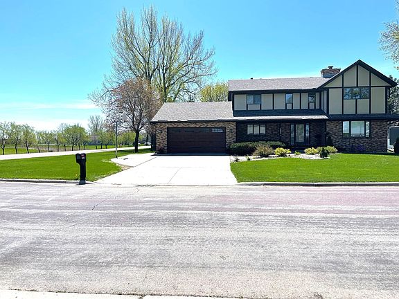 2nd image of 1905 Driftwood Ave