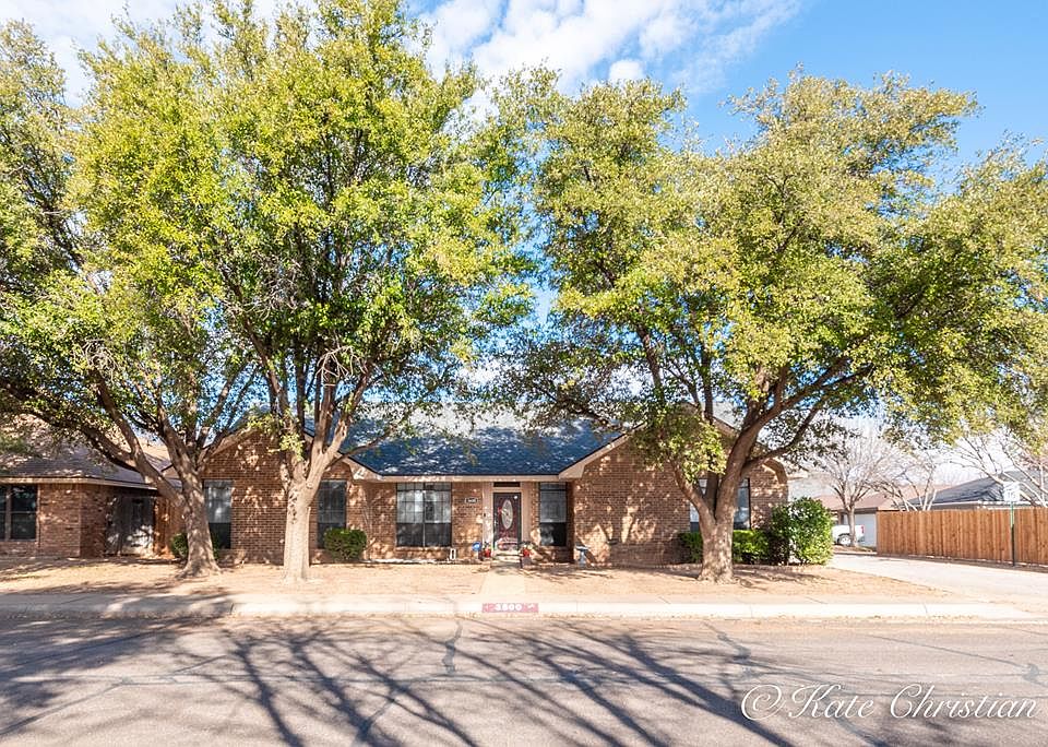 1st image of 3600 Oakridge Dr