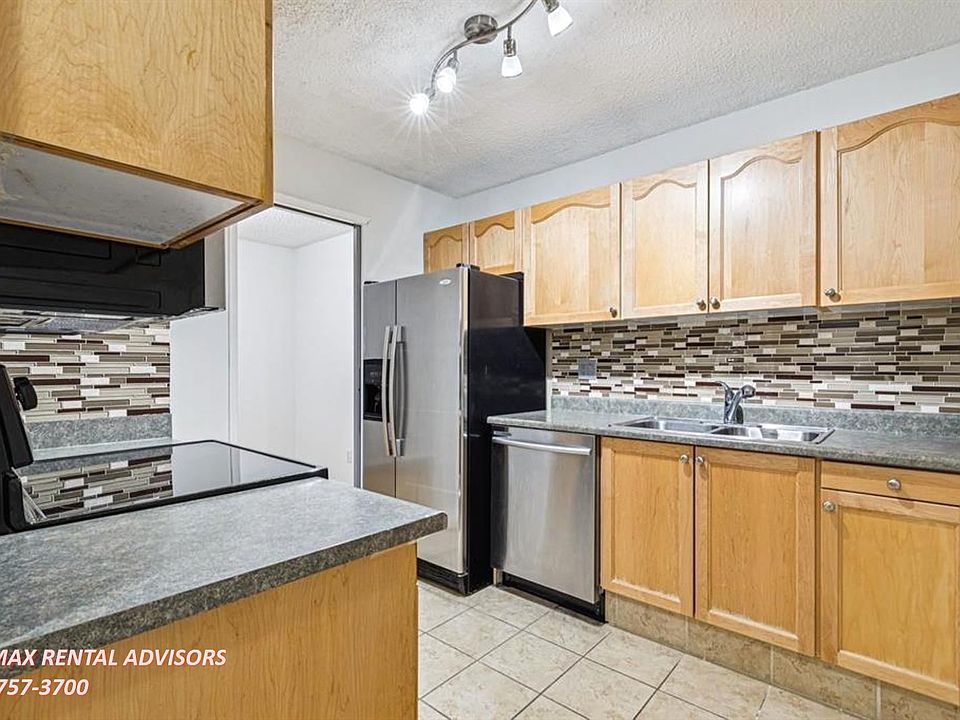 1st image of 537 14th Ave SW #404