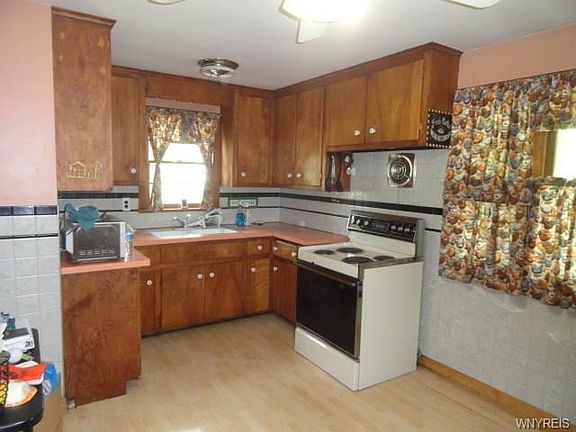 4th image of 2795 Orleans Ave