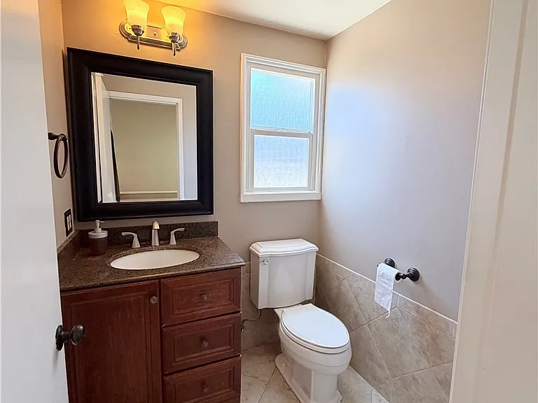 828 N Pass Ave — Photo 7