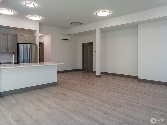 3rd image of 623 Morris Street #E2