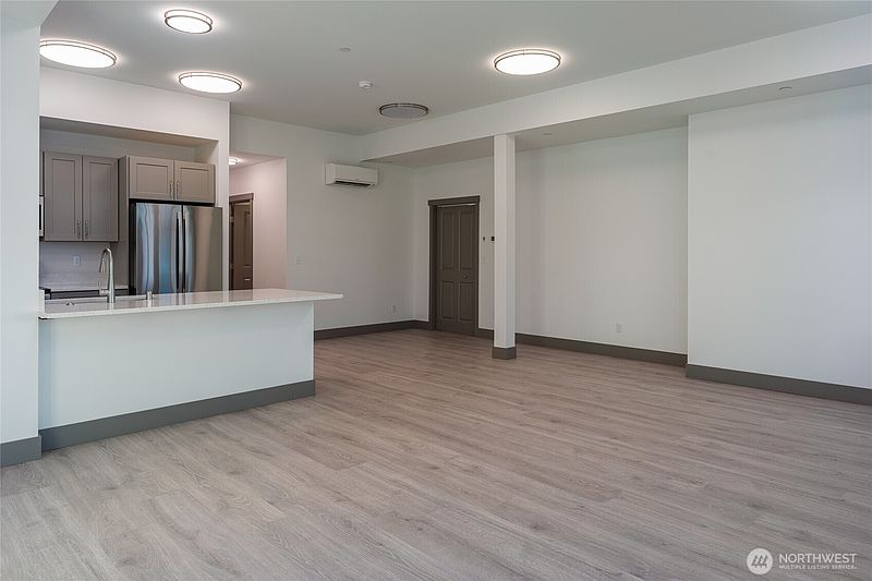 3rd image of 623 Morris Street #E2