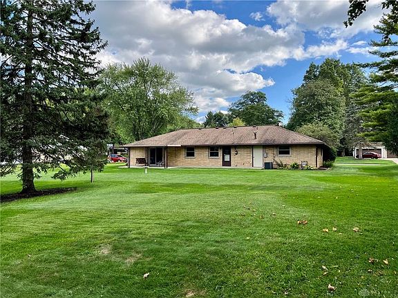 3rd image of 4445 Williamsport Dr