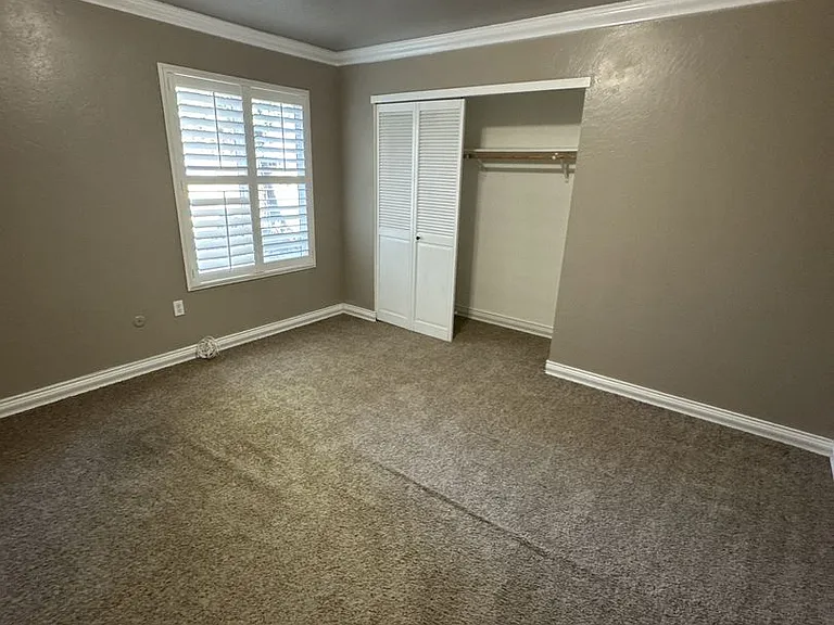 2601 S Kloth Dr — Photo 15