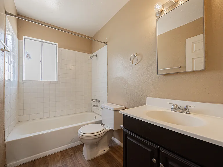 4724 E Portland St — Photo 11