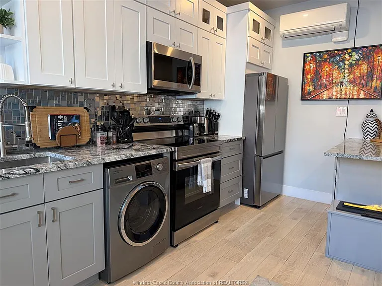 477 Pelissier St #3 — Photo 6