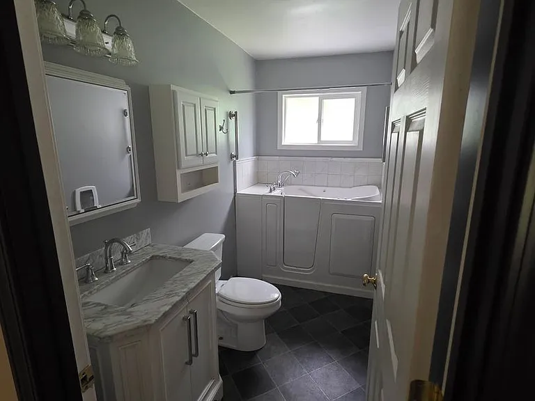 3415 Barber St — Photo 6