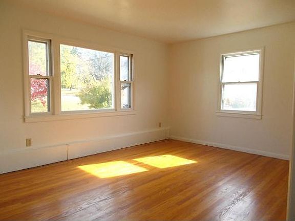 2nd image of 400 W Benita Blvd