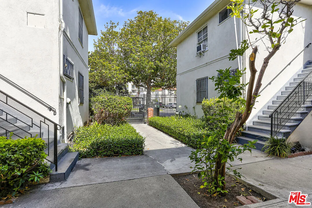 1 bed, 1.0 bath, 700 sqft, $1,950 — Photo 4