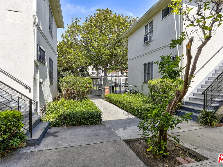 1200 S Citrus Ave #6 — Photo 4